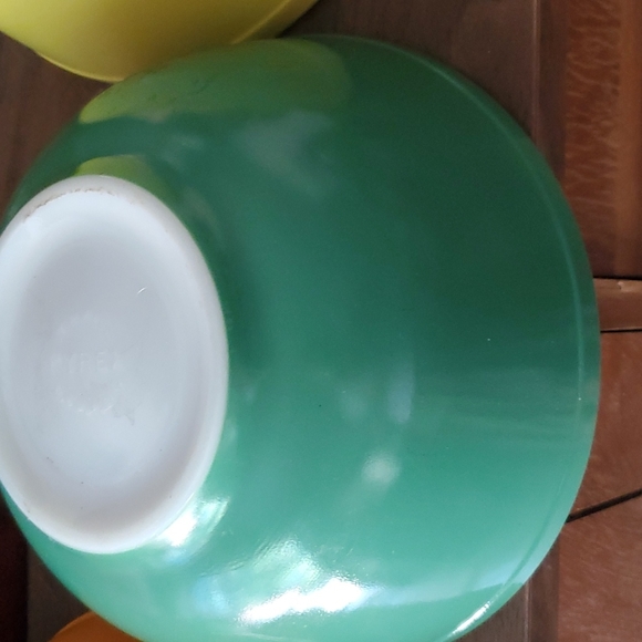 Vintage Pyrex Nesting Bowl Set. - Picture 3 of 6